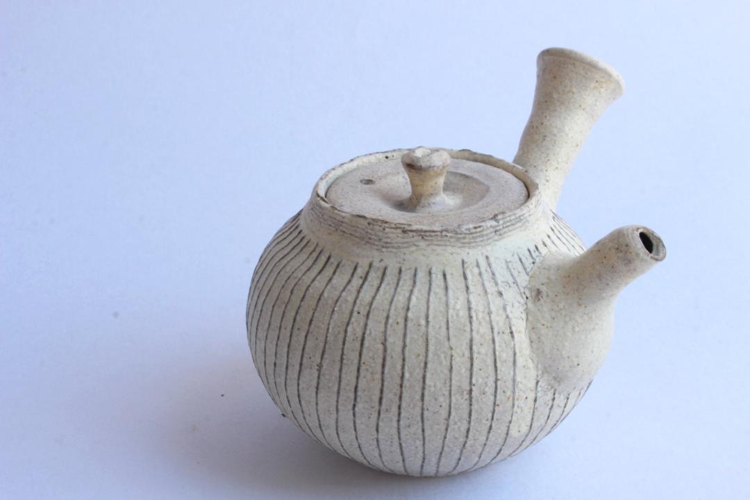 鈴木　進　粉引線紋急須の画像