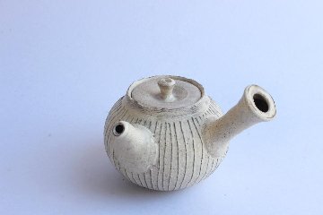 鈴木　進　粉引線紋急須の画像