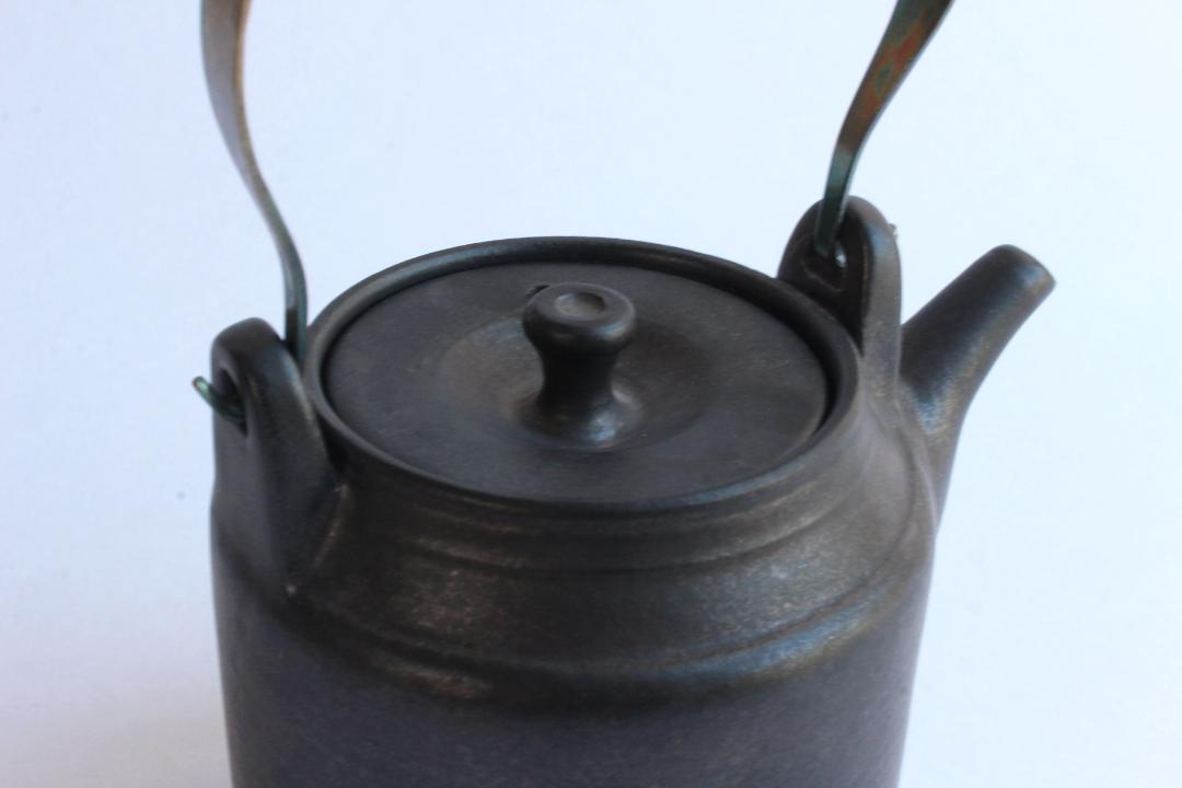 鈴木　進　金彩釉急須（金具取手）の画像