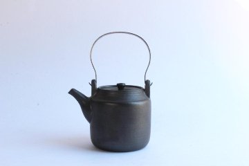 鈴木　進　金彩釉急須（金具取手）の画像