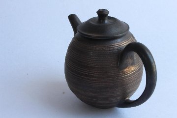 鈴木　進　金彩釉しのぎ茶壺の画像