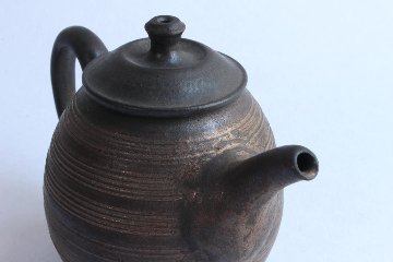 鈴木　進　金彩釉しのぎ茶壺の画像