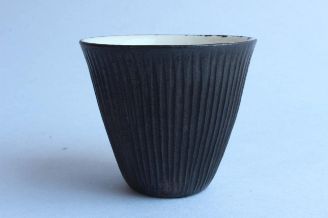 鈴木　進　金彩釉しのぎカップの画像