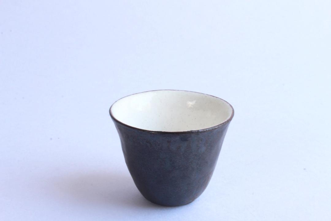 鈴木　進　金彩釉茶杯の画像