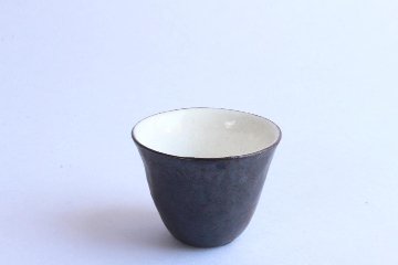 鈴木　進　金彩釉茶杯の画像