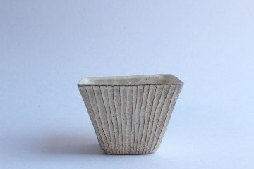 鈴木進　粉引線紋角鉢の画像
