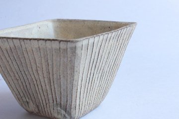 鈴木進　粉引線紋角鉢の画像