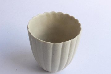 鈴木　進　松原灰釉輪花カップの画像