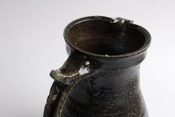 西川真衣　ピッチャー　焼締めの画像