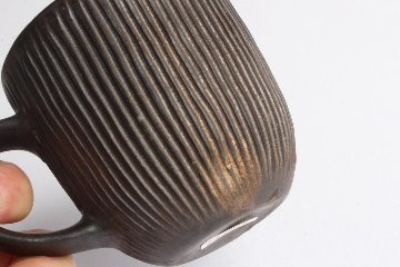 鈴木　進　金彩釉鎬マグカップの画像