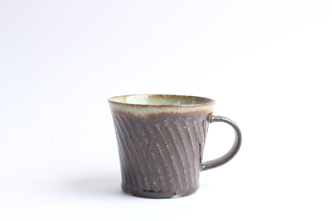 伊藤　豊　しのぎマグカップ　焦茶の画像