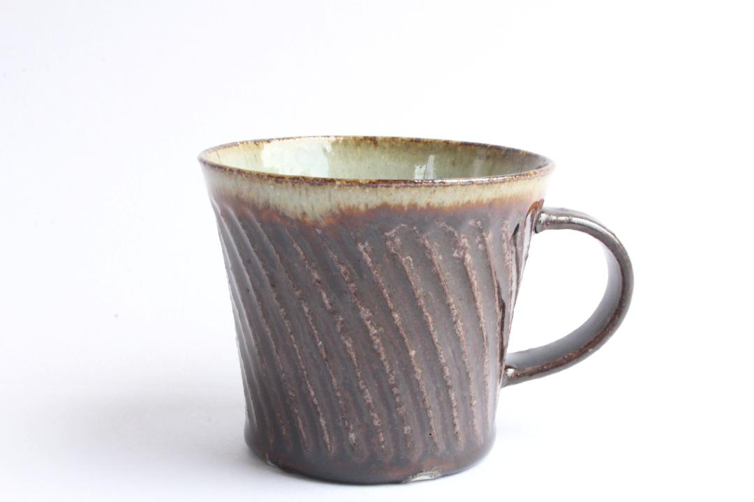 伊藤　豊　しのぎマグカップ　焦茶の画像