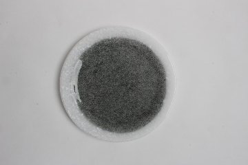 オオタ硝子研究室　【biocolor】リム皿M　ホワイト・ダークグレーの画像