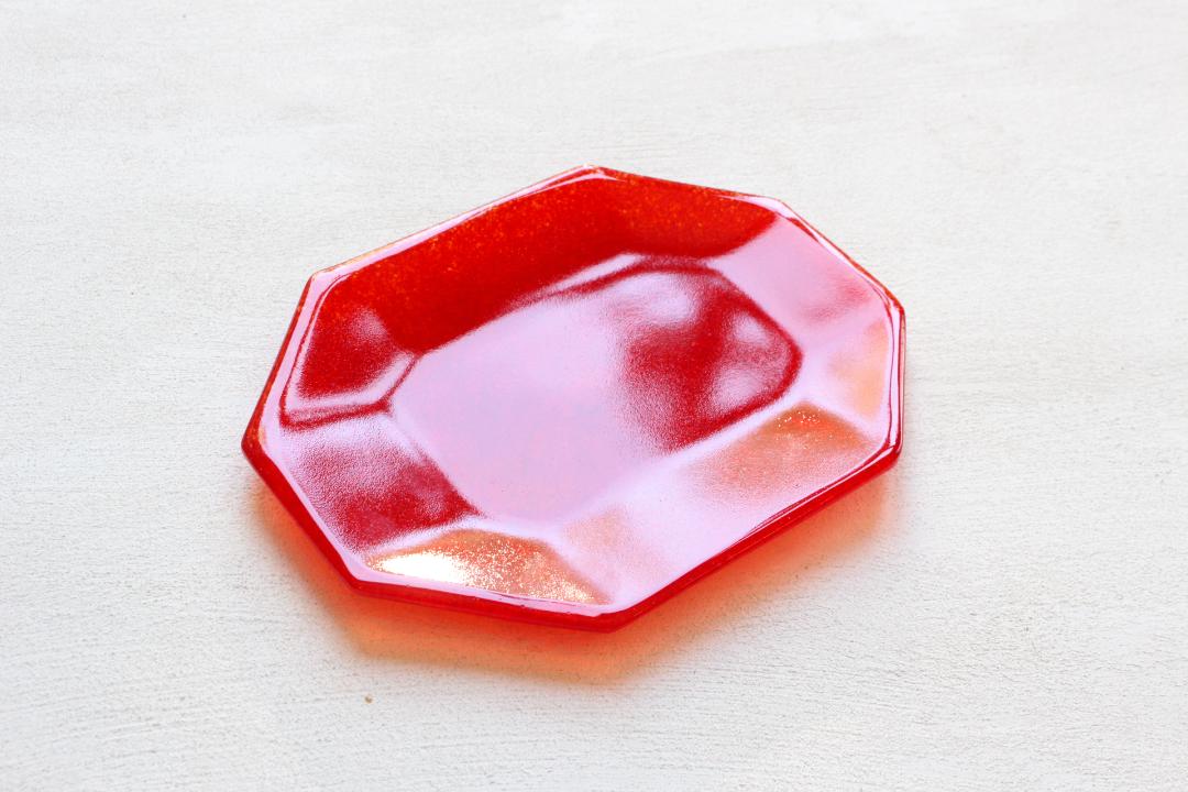 オオタ硝子研究室　【quiet】八角菓子皿　レッドの画像