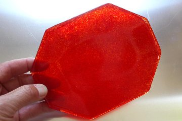 オオタ硝子研究室　【quiet】八角菓子皿　レッドの画像
