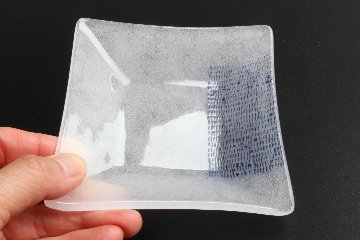 オオタ硝子研究室　点々四角小鉢の画像