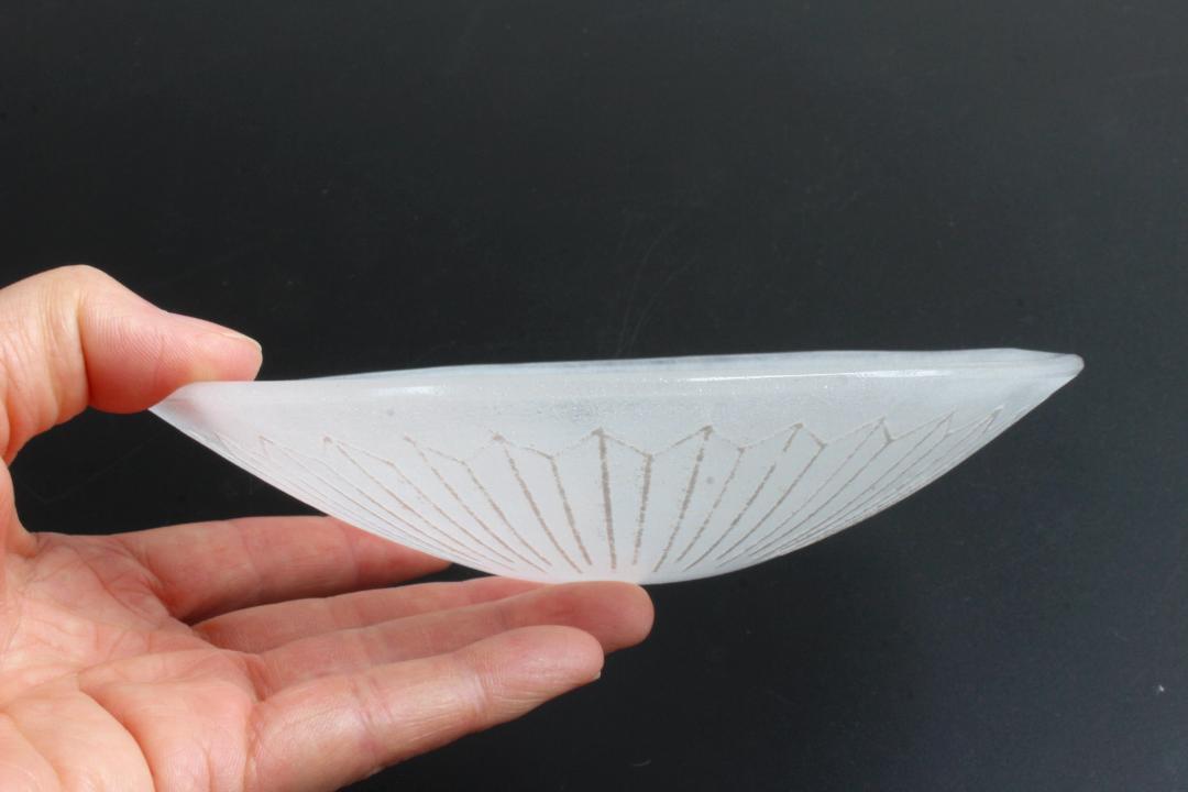 オオタ硝子研究室　矢羽根浅鉢の画像