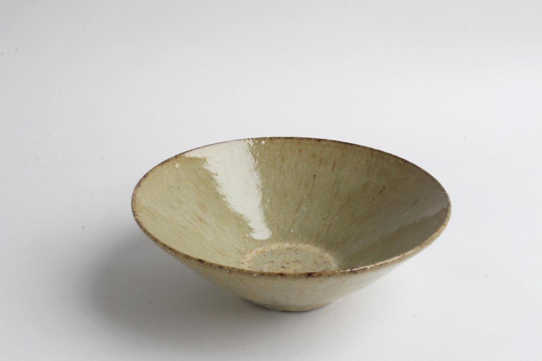 伊藤　豊　中鉢　粉引　淡黄の画像