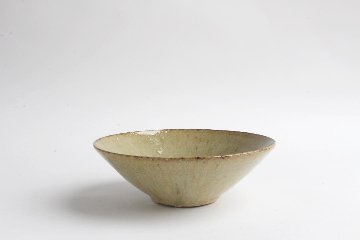 伊藤　豊　中鉢　粉引　淡黄の画像