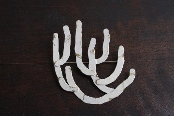 小原聖子　ブローチ　WHITEの画像