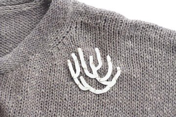 小原聖子　ブローチ　WHITEの画像
