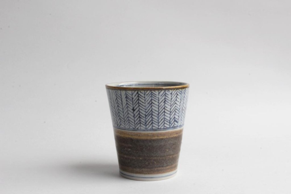 鈴木美佳子　ほそほそコップ　矢羽根（茶）の画像