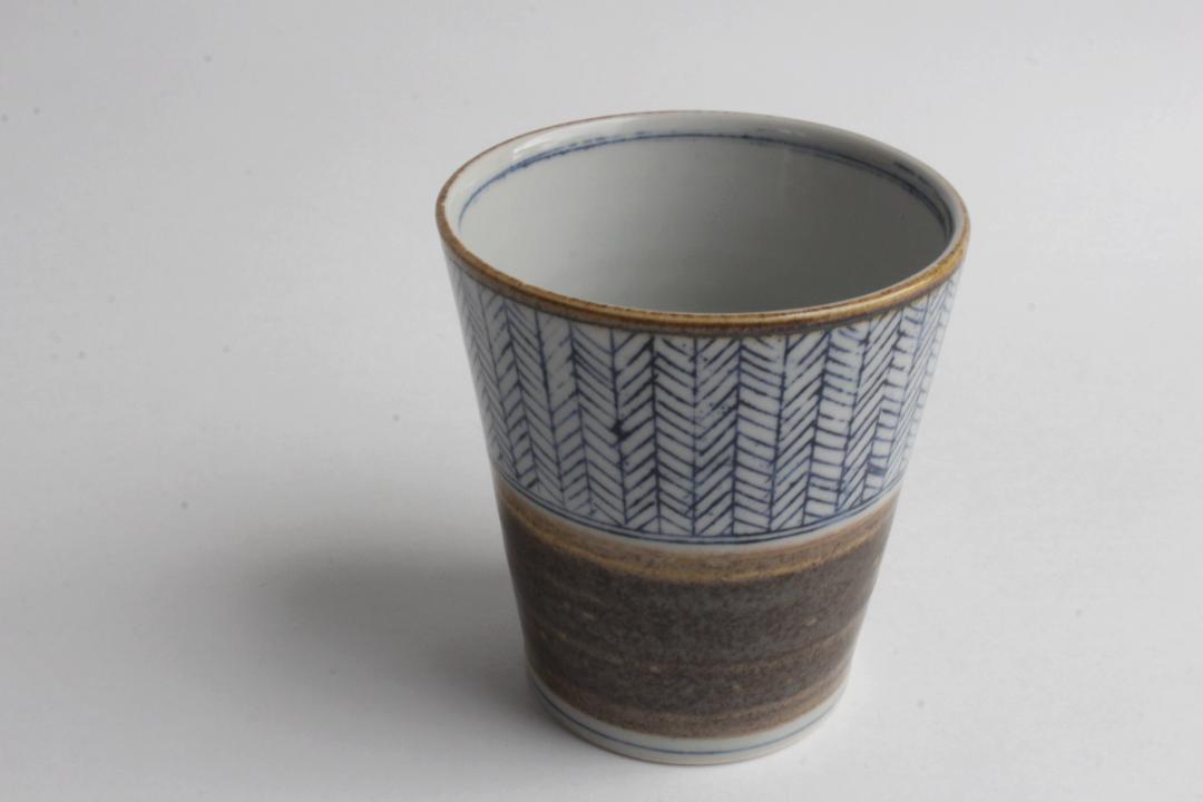 鈴木美佳子　ほそほそコップ　矢羽根（茶）の画像