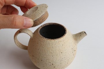 畑中　篤　荒化粧急須　中の画像