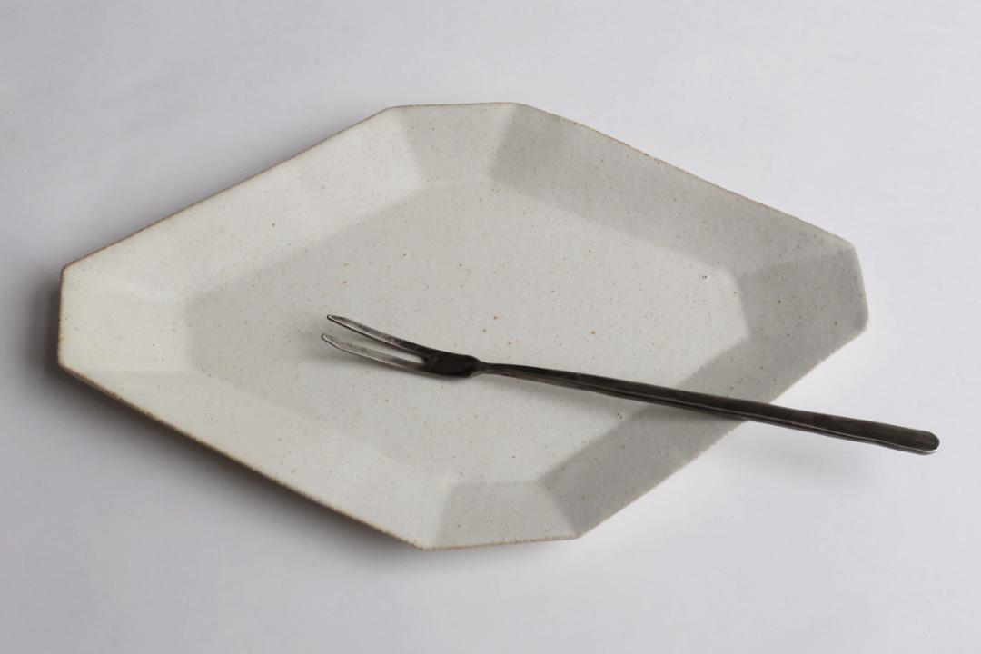塚本友太　ひし形皿　白の画像