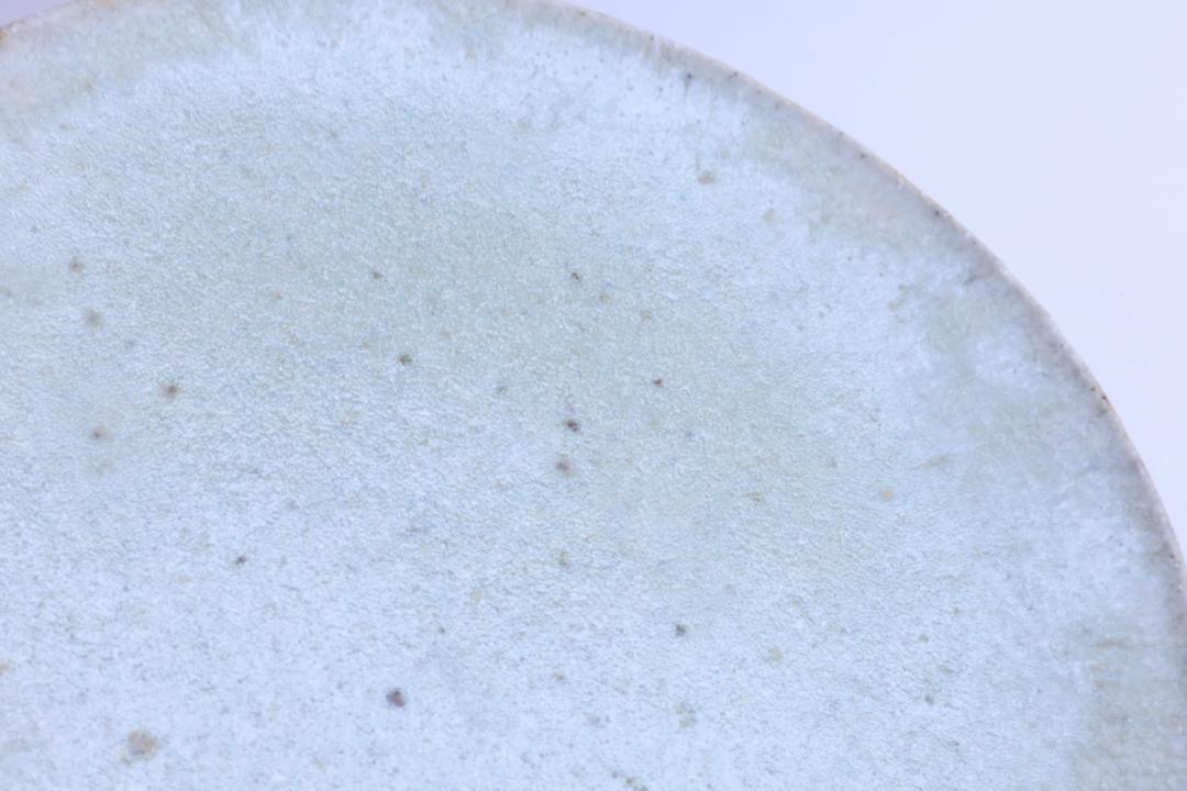 坪井俊憲　灰釉高台皿　中の画像