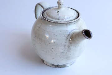 坪井俊憲　粉引ポットの画像