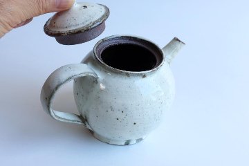 坪井俊憲　粉引ポットの画像