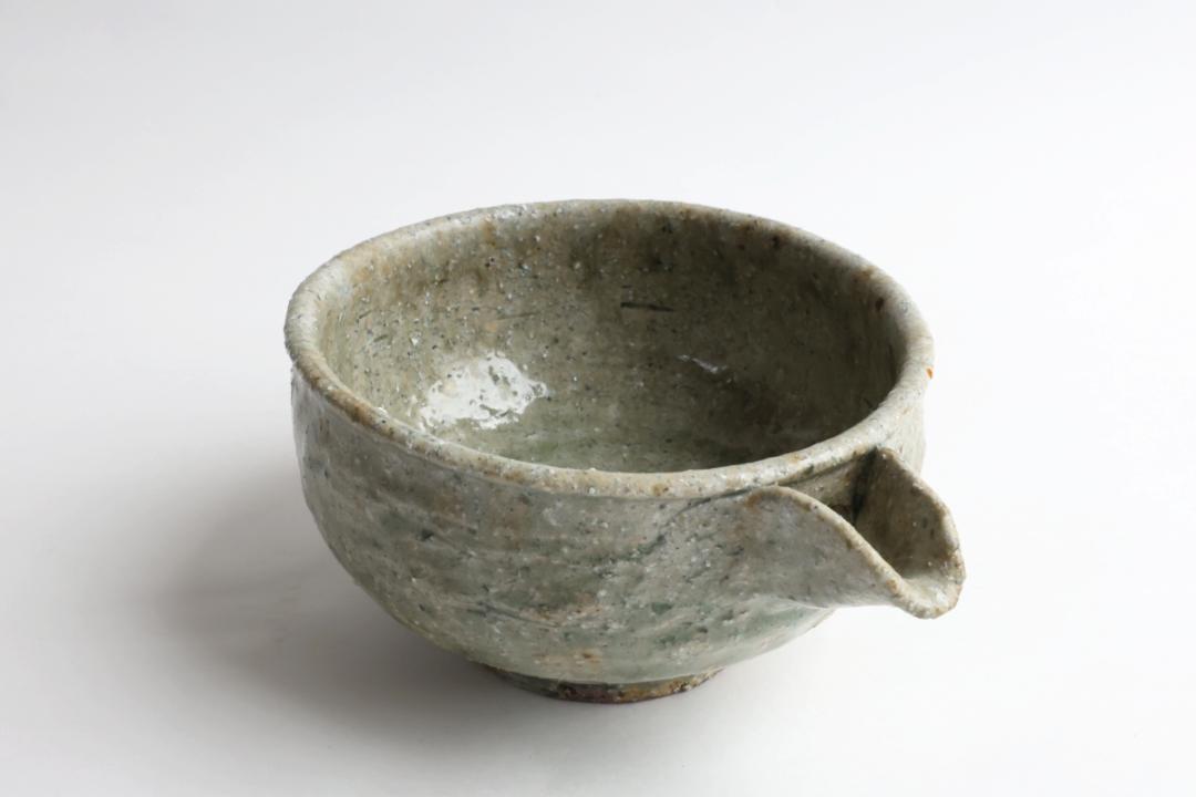 坪井俊憲　灰釉片口の画像