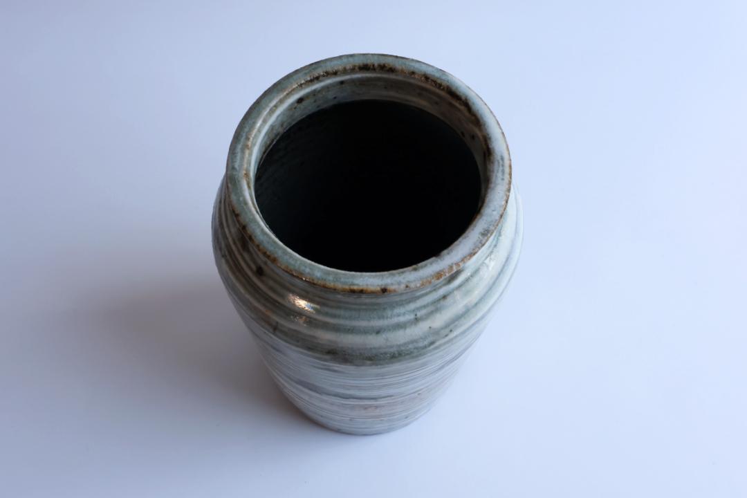 坪井俊憲　刷毛目壺の画像
