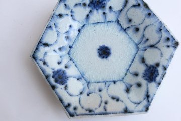 小峠貴美子　六角皿　小　唐草の画像