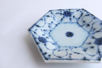 小峠貴美子　六角皿　小　唐草の画像