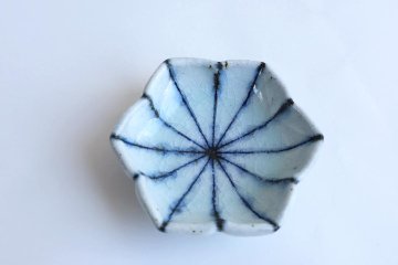 小峠貴美子　六弁稜花豆皿の画像