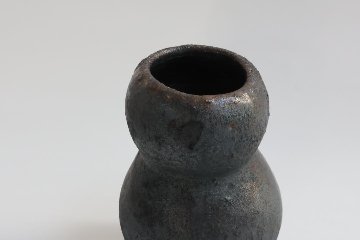 小峠貴美子　錆釉　花入れの画像