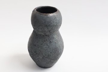 小峠貴美子　錆釉　花入れの画像