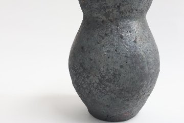 小峠貴美子　錆釉　花入れの画像