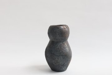 小峠貴美子　錆釉　花入れの画像