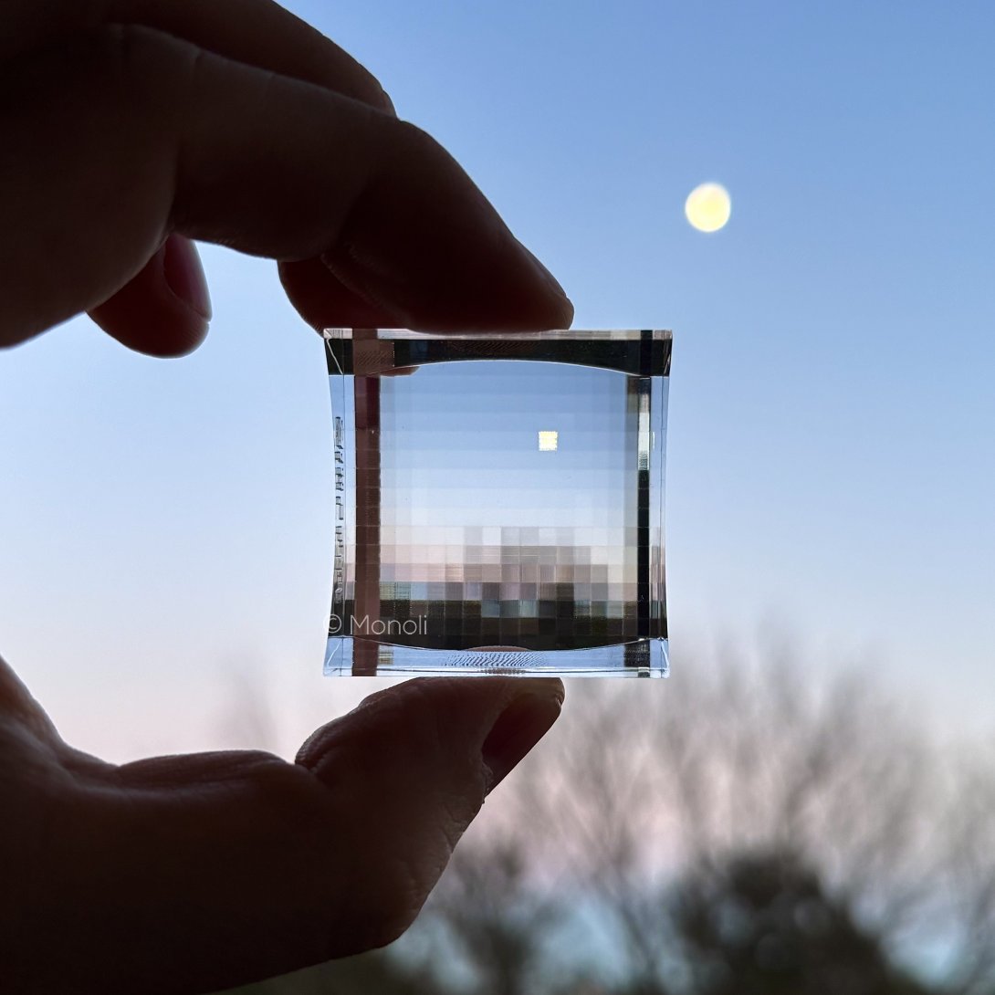 ピクスレンズ　PixLens monoli ピスセルミラー PixLens monoli ピクスレンズ ピクセルミラー PixLens (Low-res