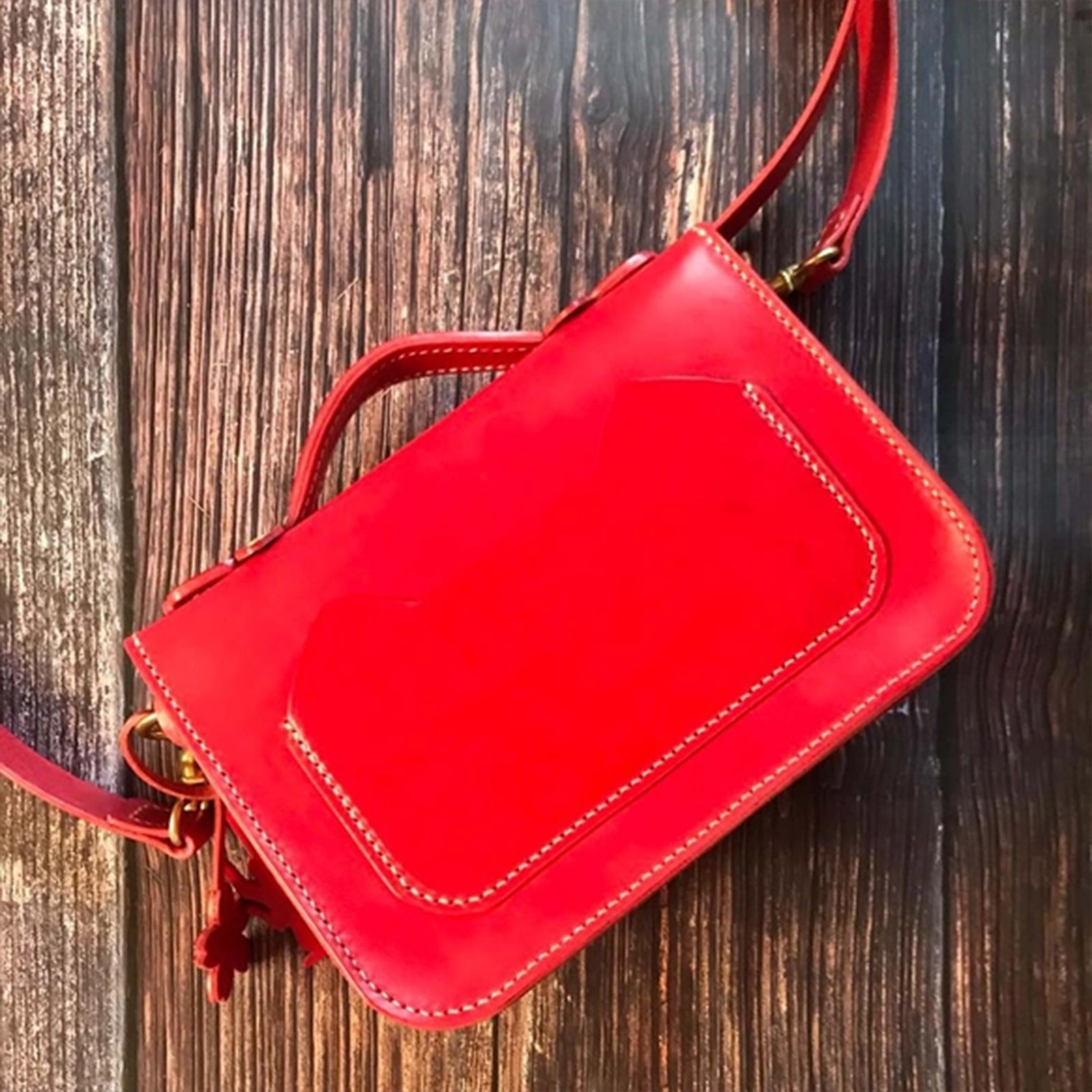猫の顔レザーバッグ｜ケンブリッジスタイル｜Sサイズ赤｜本革ハンドメイドの画像