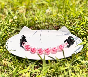 【肉球の防災ブレスレット】⑥白×ペールピンクの肉球の画像