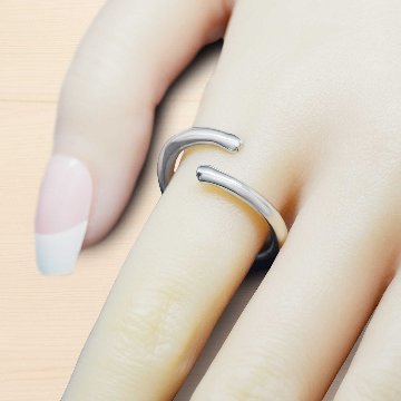 腕を太くした指抱き猫の手リング｜しっかりとした存在感のシルバーアクセサリー（silver925）の画像