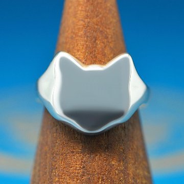 猫顔シルエットの印台リング｜面が光る大人の猫リング（シルバー925・18金・プラチナ）の画像