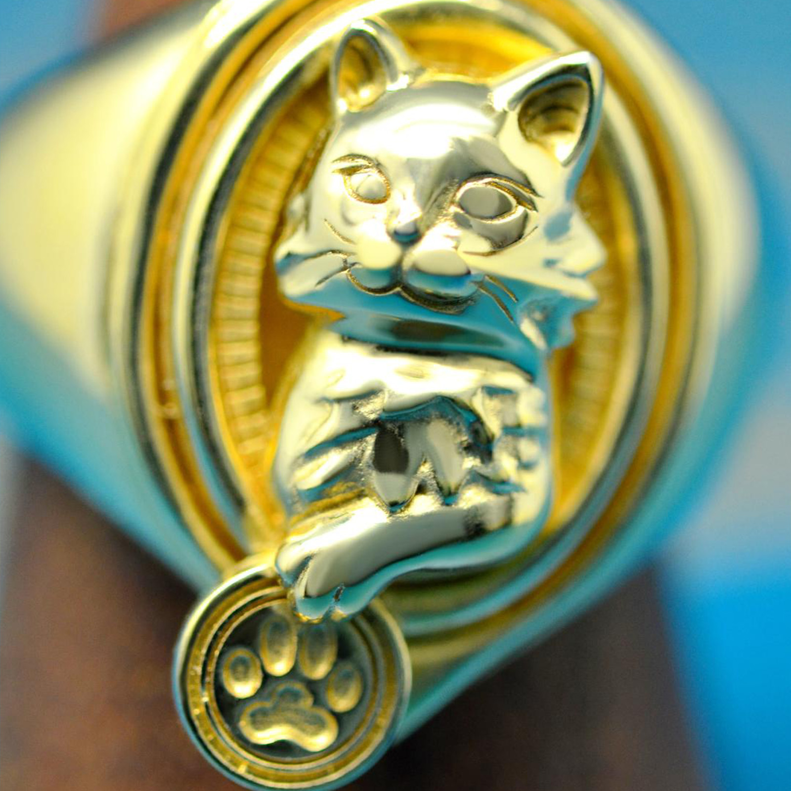 男爵の猫リング｜守り神のように佇む猫のリング（silver925・k18・真鍮）の画像