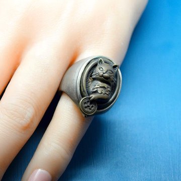 男爵の猫リング｜守り神のように佇む猫のリング（silver925・k18・真鍮）の画像