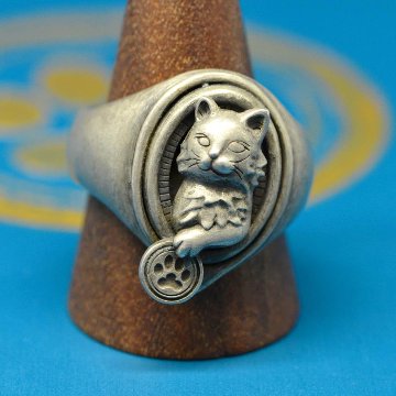男爵の猫リング｜守り神のように佇む猫のリング（silver925・k18・真鍮）の画像