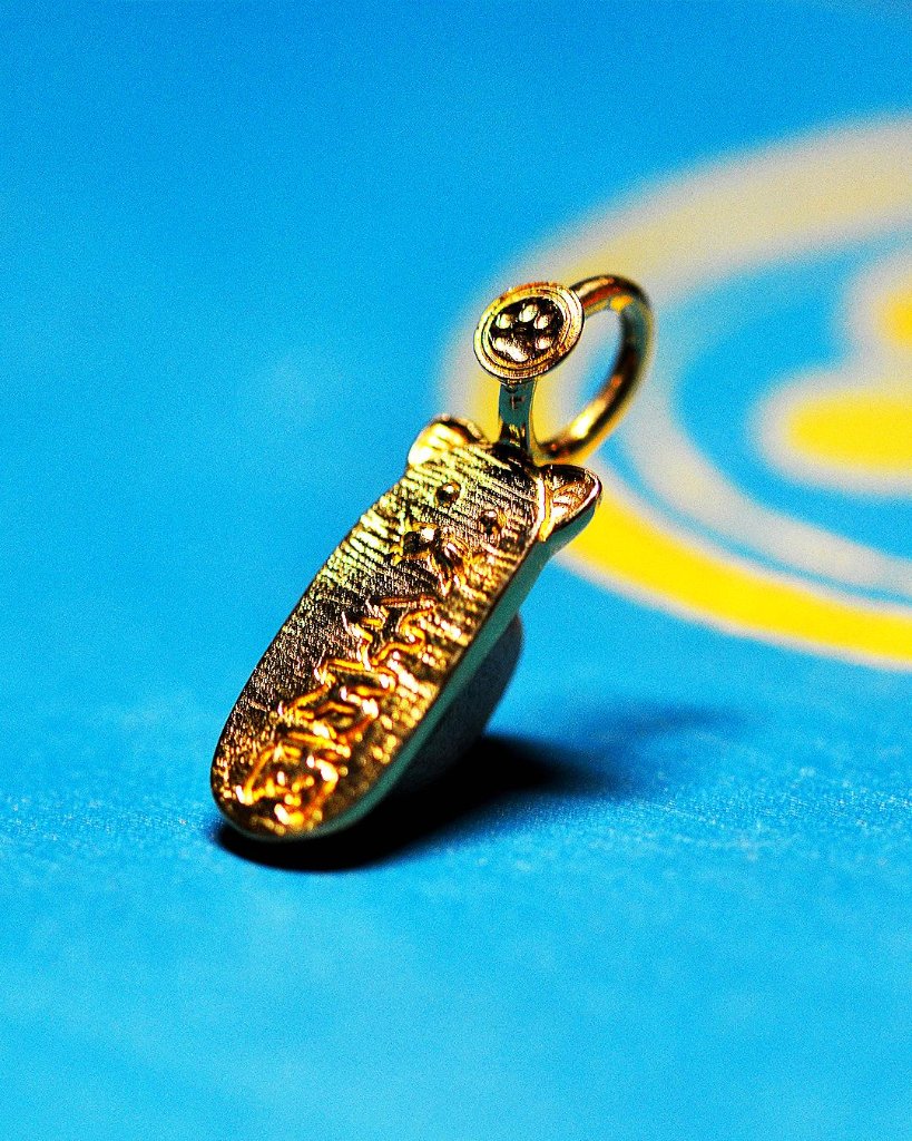 猫小判（18金）｜一生ものの招き猫ペンダントの画像